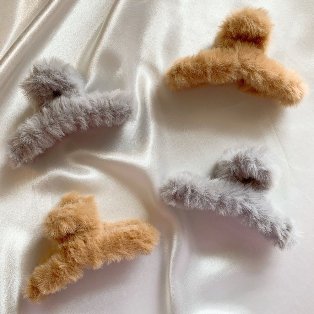 DAHLIA - Faux Fur Claw Clip